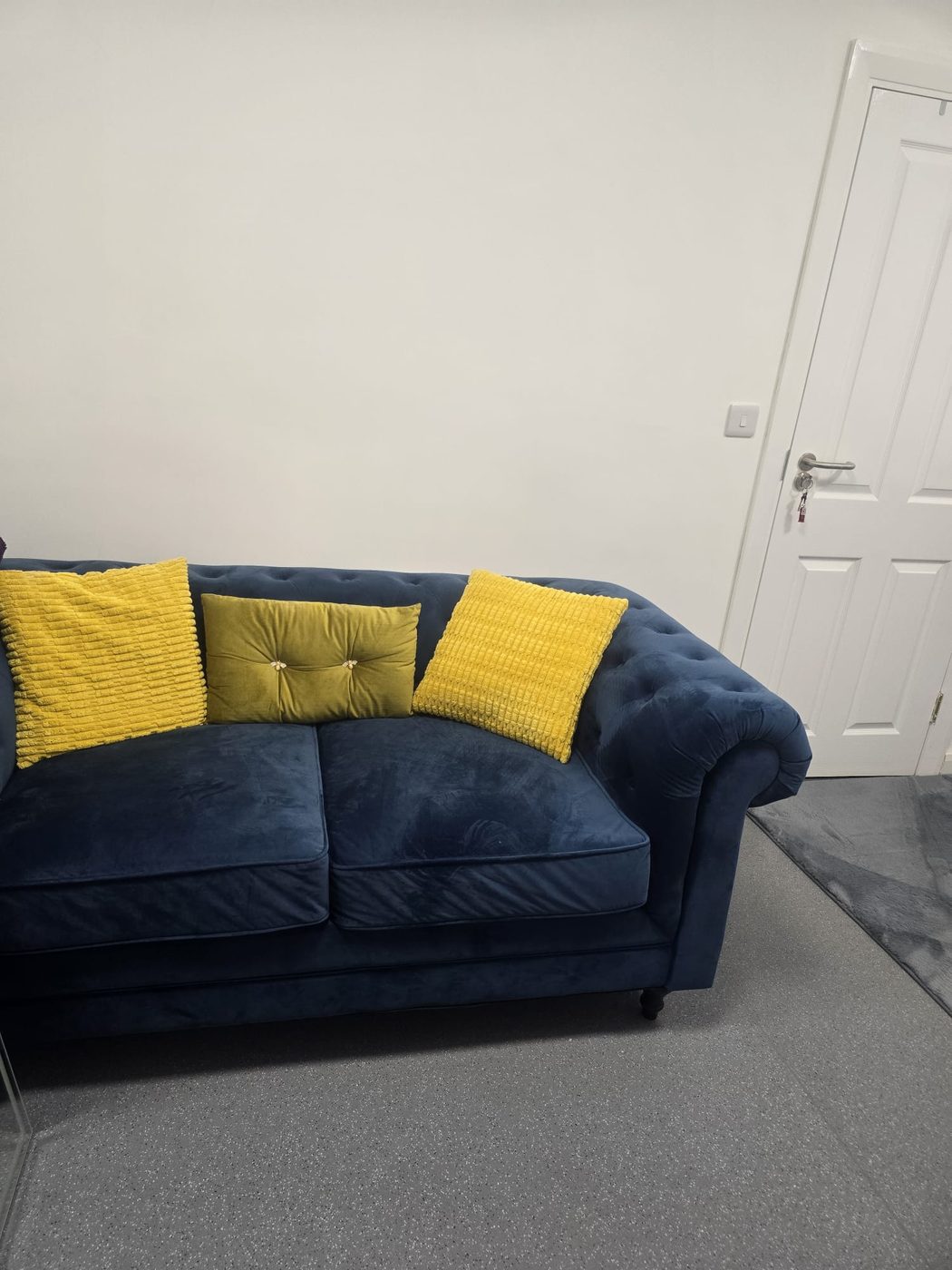The waiting area sofa at Laser & Beauty World