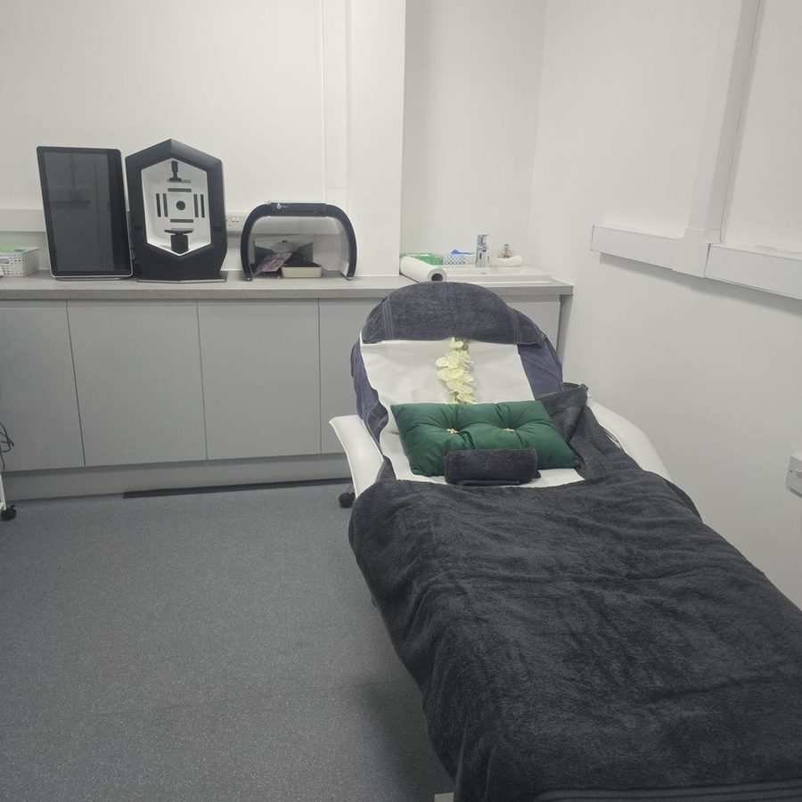 Treatment room with skin analysis equipment